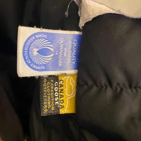 Canada Goose - Black Kensington Parka (Woman) size M - Picture 3 of 5